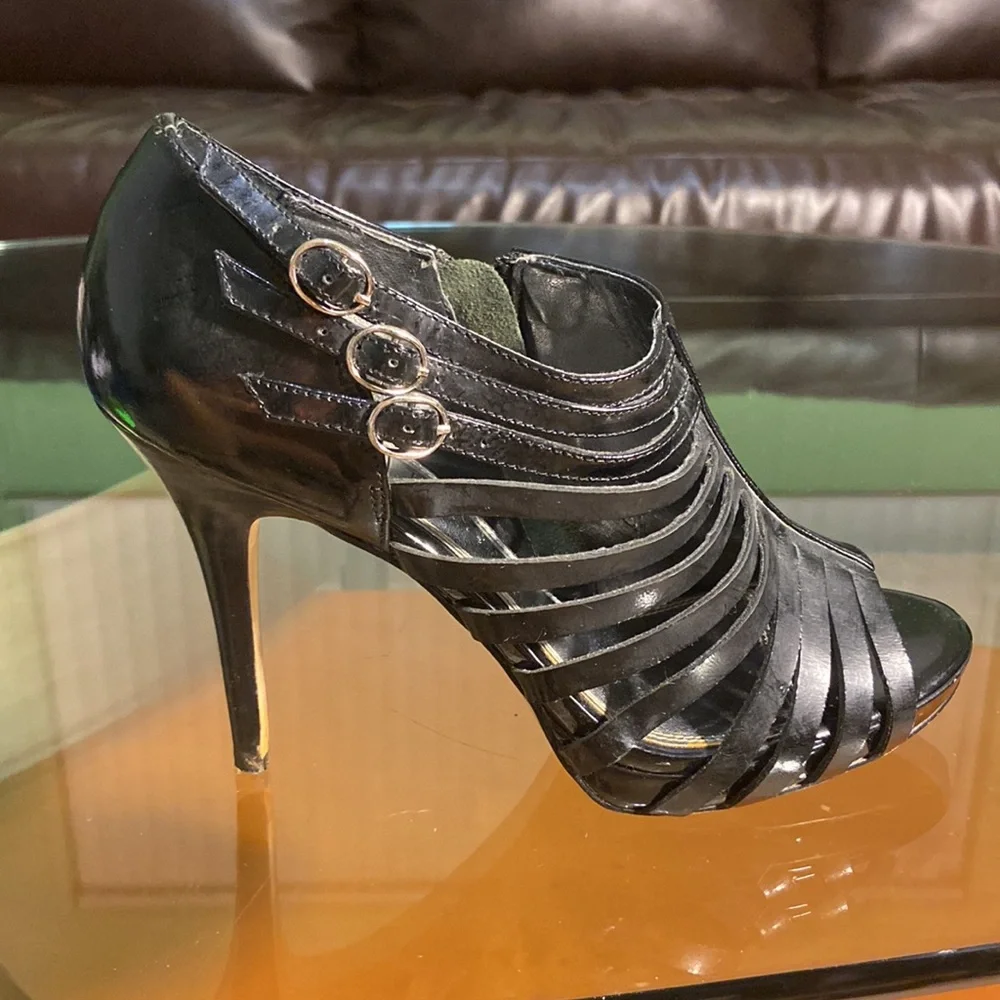White House Black Market sz 4”